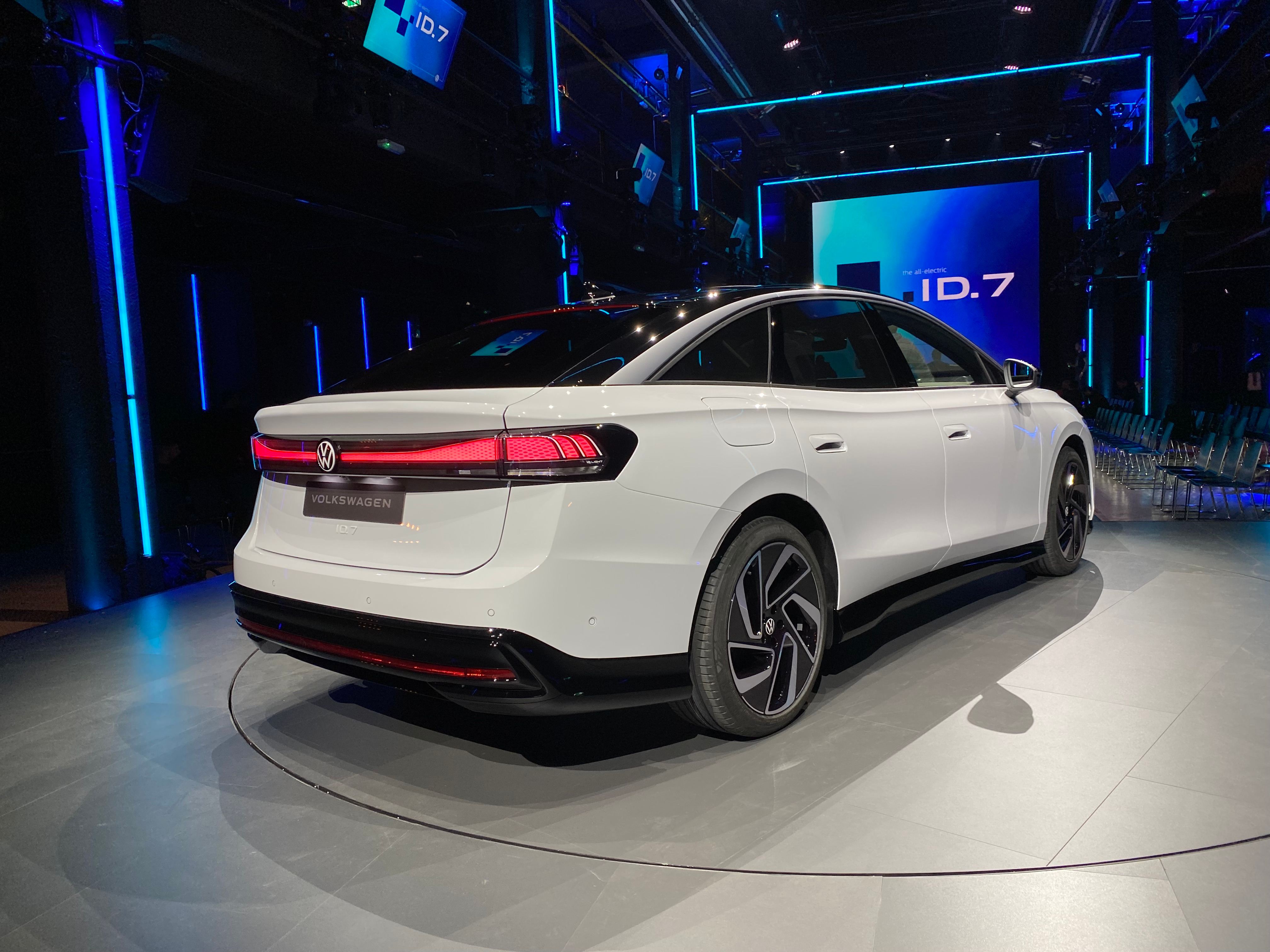폭스바겐 플래그십 순수 전기 세단 'ID.7'