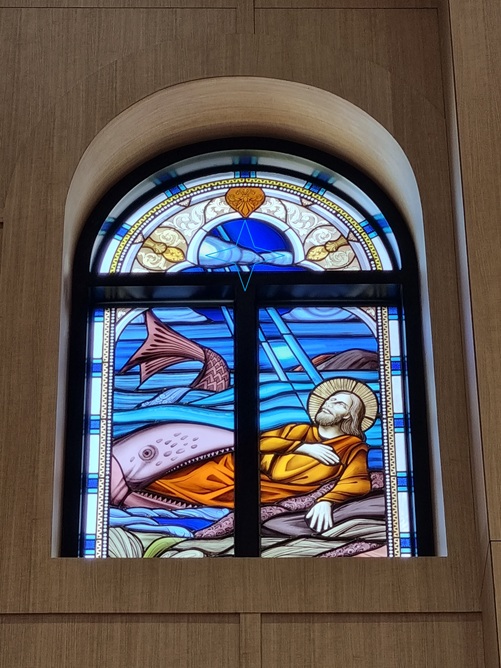 목포 산정동성당 안에 있는 "요나의 회개" 유리화 작품입니다.