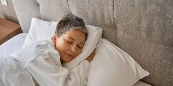 충분하고 질 좋은 수면 – 면역력과 회복의 시간