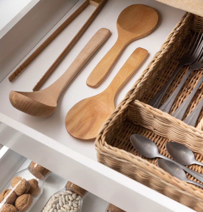 자주 쓰는 도구의 위치는 ‘팔 길이 안’에