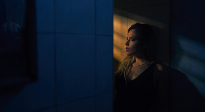 우울해 보이는 여성