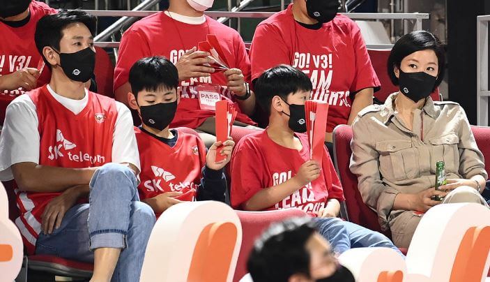 이선균 전혜진 아들