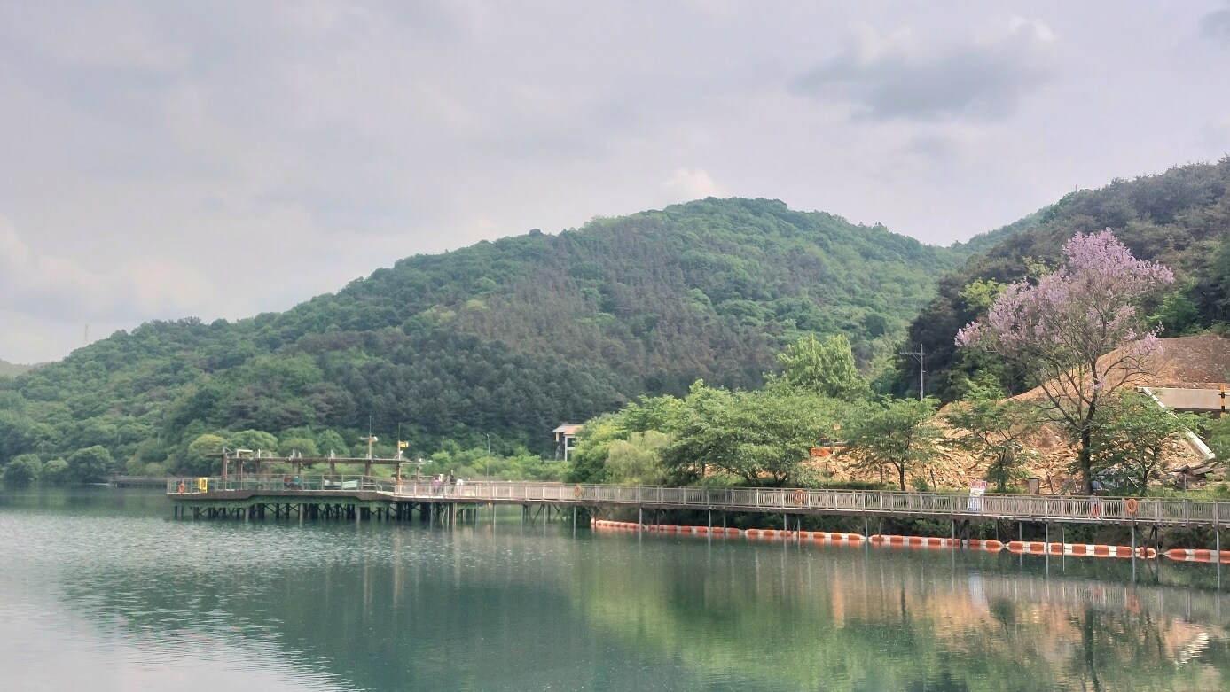 아중호수 산책로가 풍경