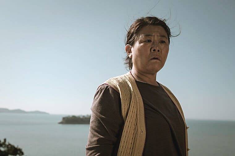 배우-이정은