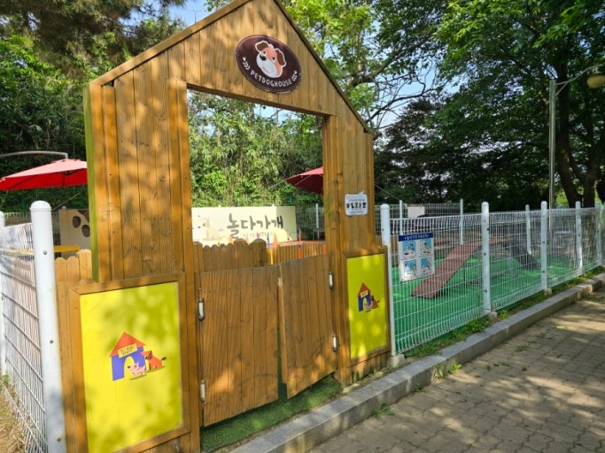 고속도로별 애견 놀이터 휴게소 총정리: 댕댕이와 함께하는 즐거운 휴식! 관련 사진