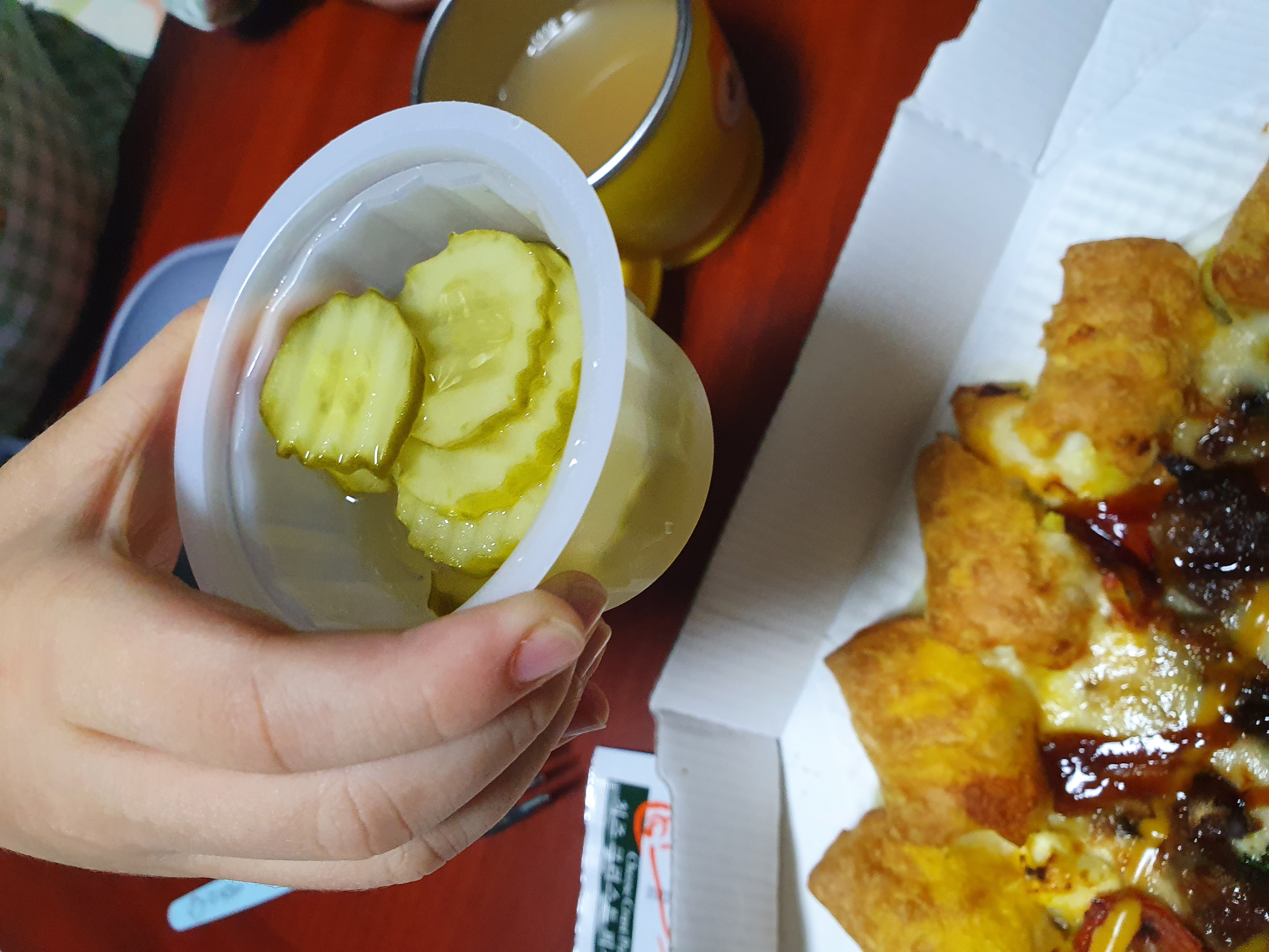 공짜로 주는 피자헛 피클