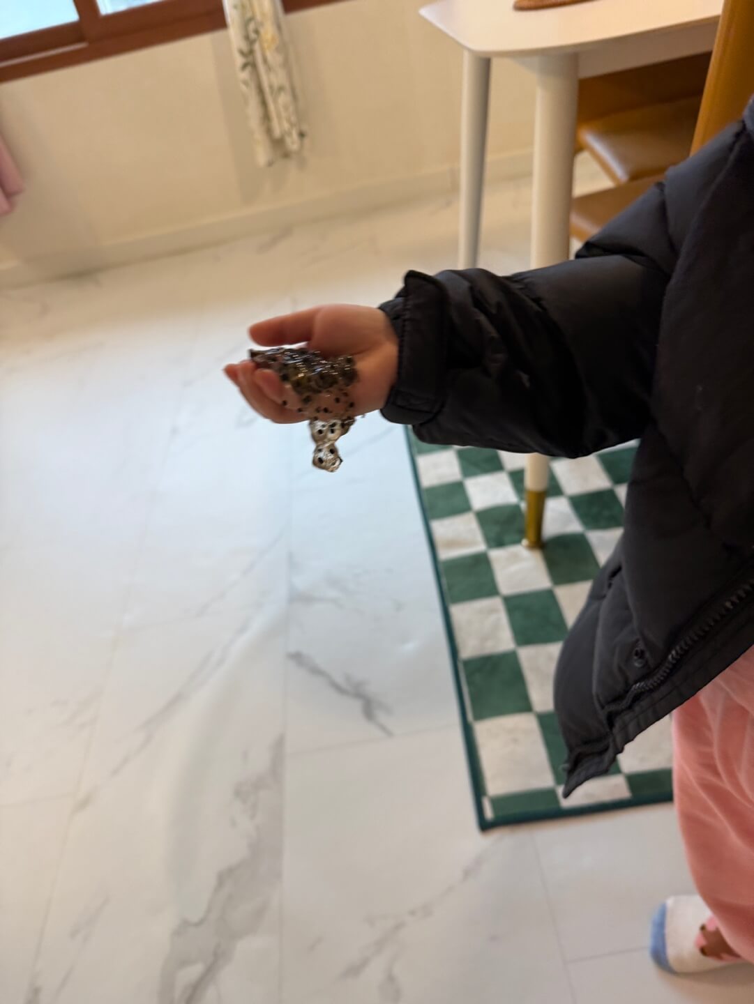 아이 자연 체험 개구리알 관찰 계곡