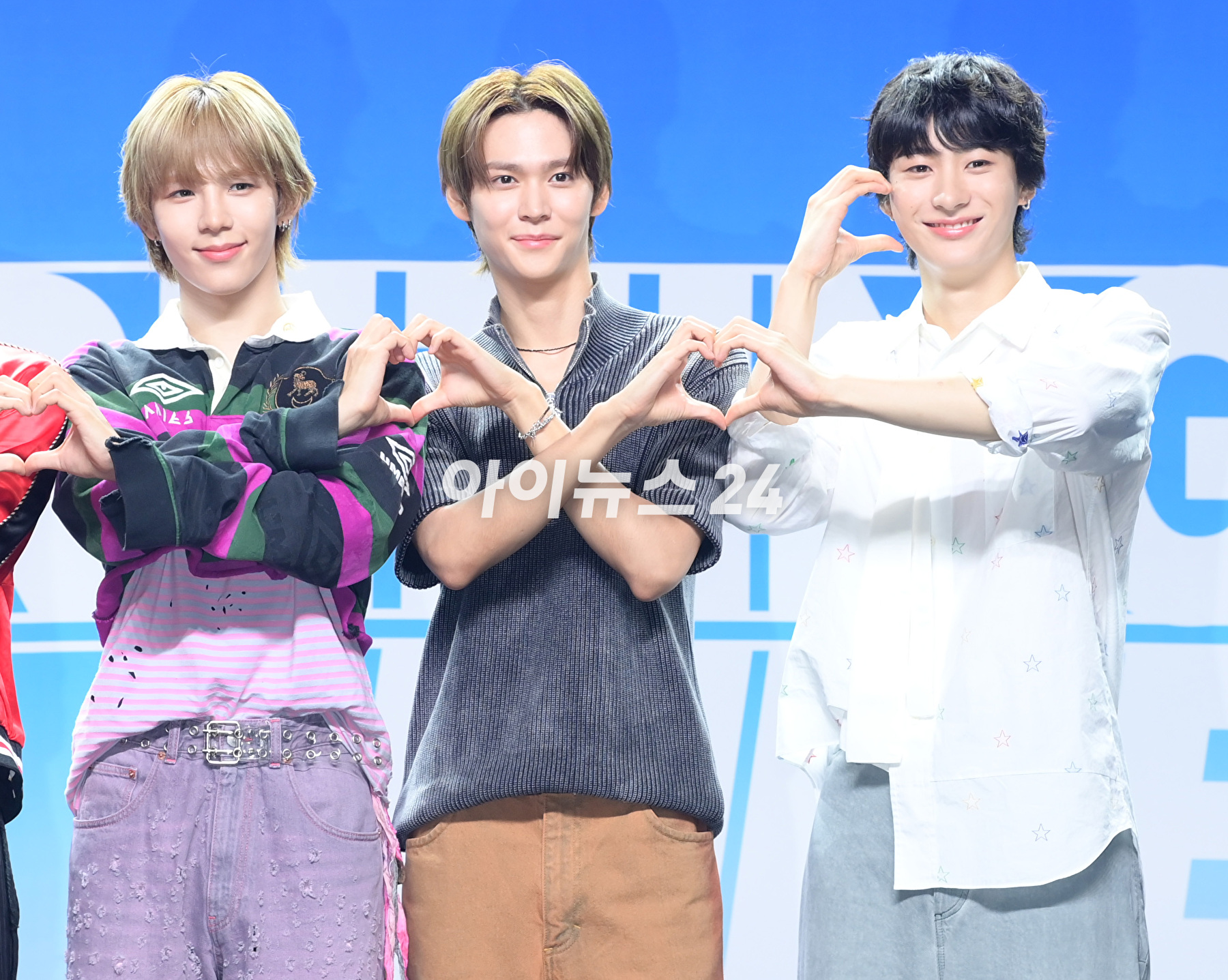 그룹 라이즈(RIIZE) 쇼타로가 4일 오후 서울 용산구 한남동 블루스쿼어에서 열린 라이즈 데뷔 앨범 쇼케이스 'RIIZING DAY: RIIZE Press Premiere'에 참석해 타이틀곡 '겟 어 기타'(Get A Guitar) 무대를 선보이고 있다. [사진=정소희 기자]