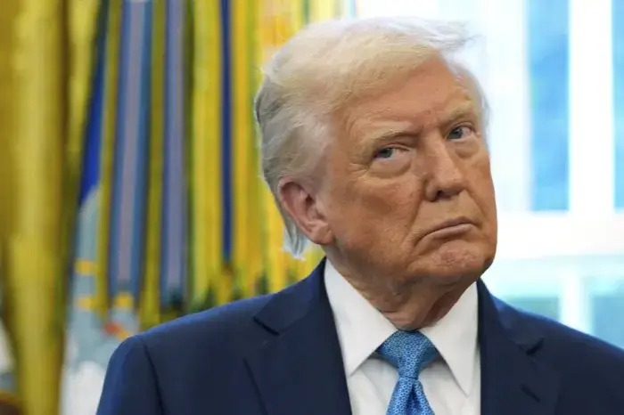 트럼프, 대중 관세 완화 시사…파월 해임은 "생각 없다"