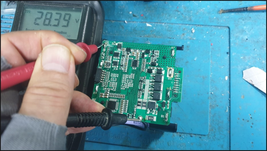 디베아 f20 max 청소기 배터리리필후 전압 테스트