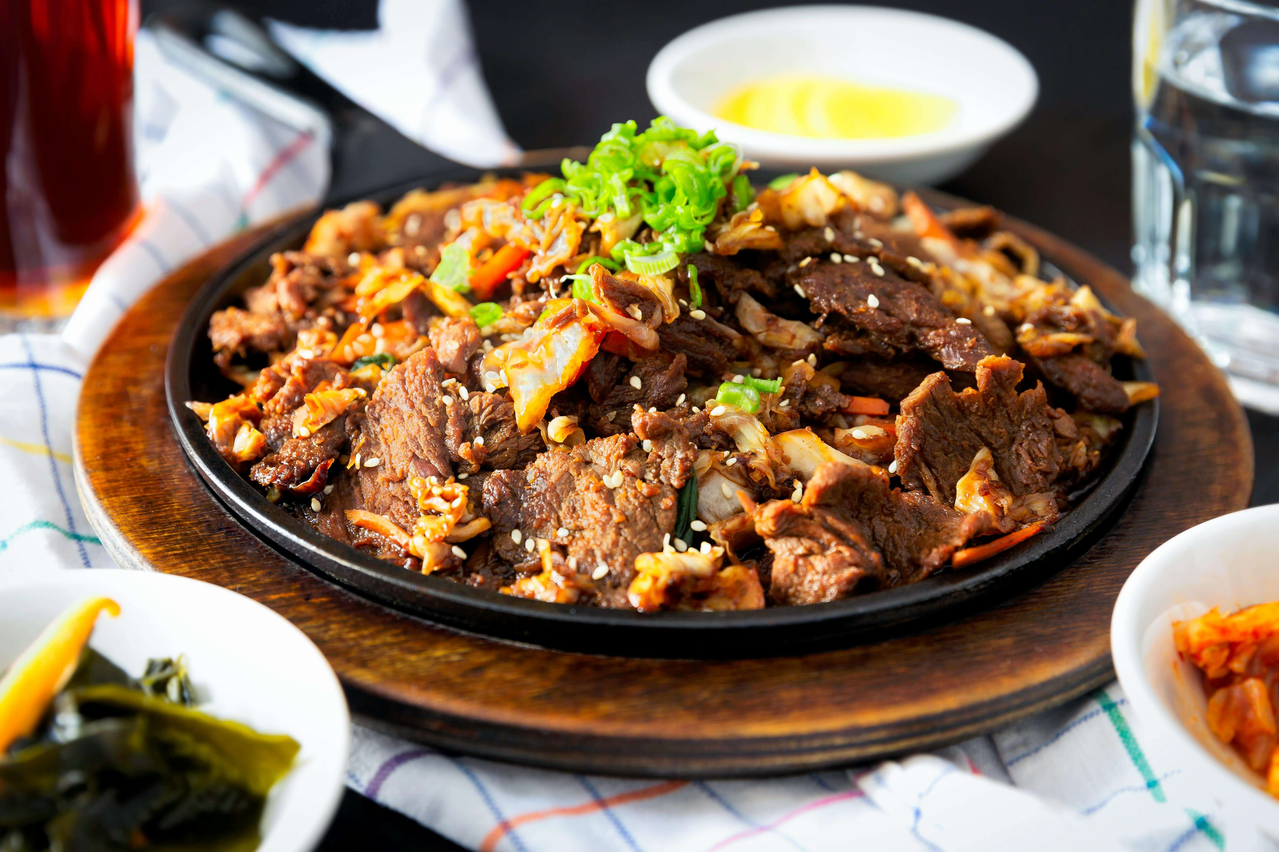 제육볶음 만드는 법: 매콤하고 깊은 맛의 한식 대표 메뉴