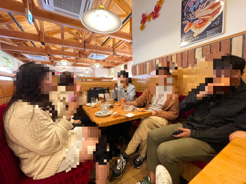 Komeda's Coffee 실내분위기