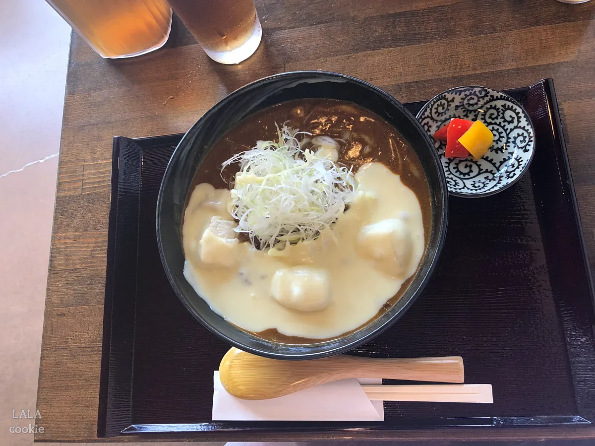 후쿠오카-유후인-카레우동-맛집-메뉴-떡치즈