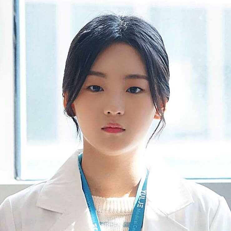 배우-조이현