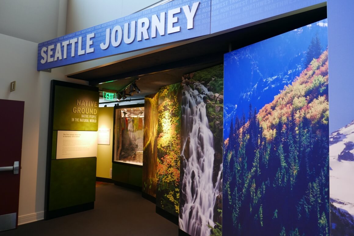 ‘시애틀 여행’이라는 글귀로 방문객을 맞고 있는 상설전시장 입구