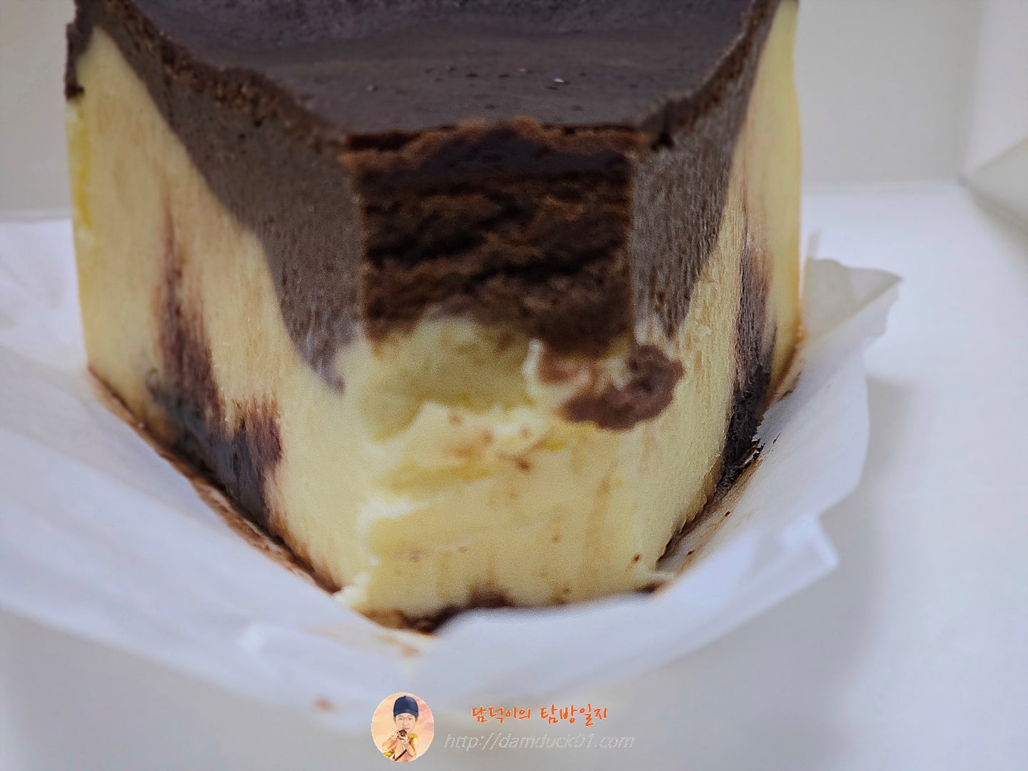 스타벅스 바스크 초코 치즈 케이크