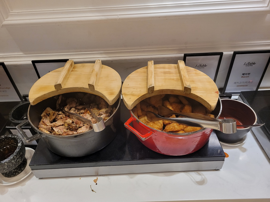 켄싱턴 평창 호텔 조식_해쉬브라운, 베이컨