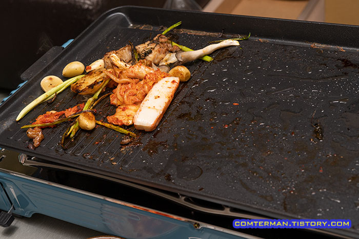 맥스 MSD-5800S 불판 기름 배출구 여부