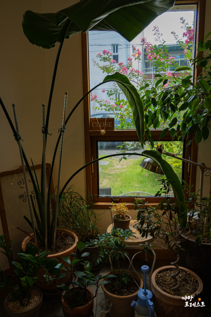 종달리 만나빵집 내부 인테리어