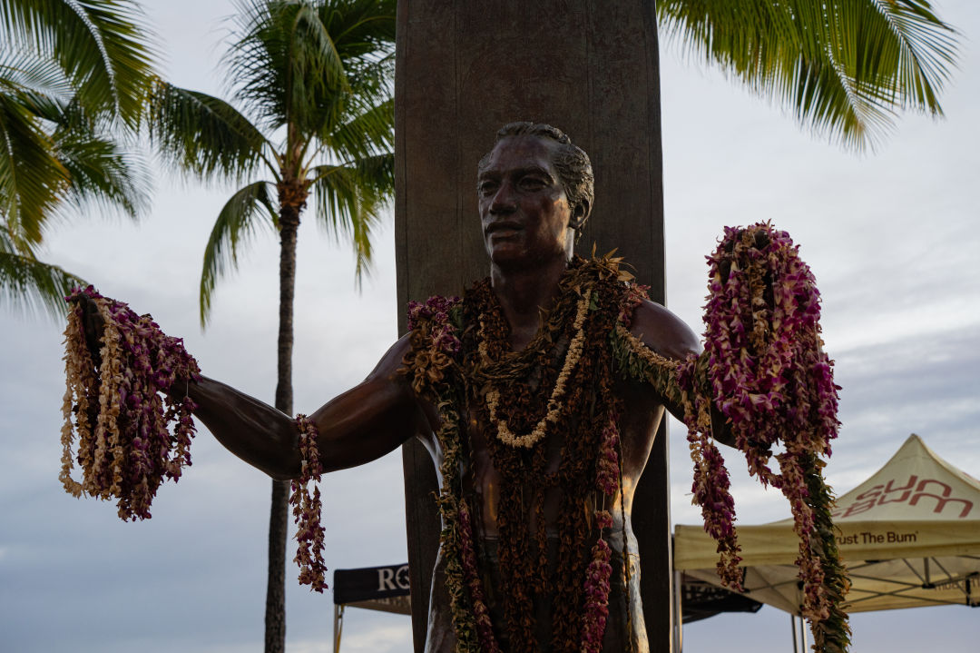 와이키키 해변 듀크 카하나모쿠 동상