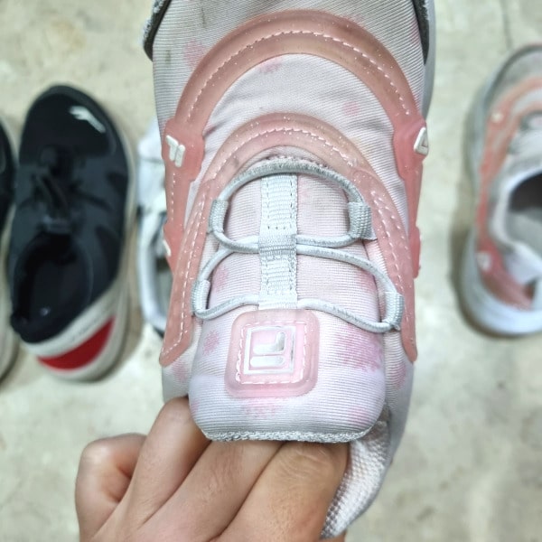 세가지조건을모두충족하는운동화