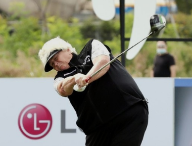 로라-데이비스(Laura-Davies)