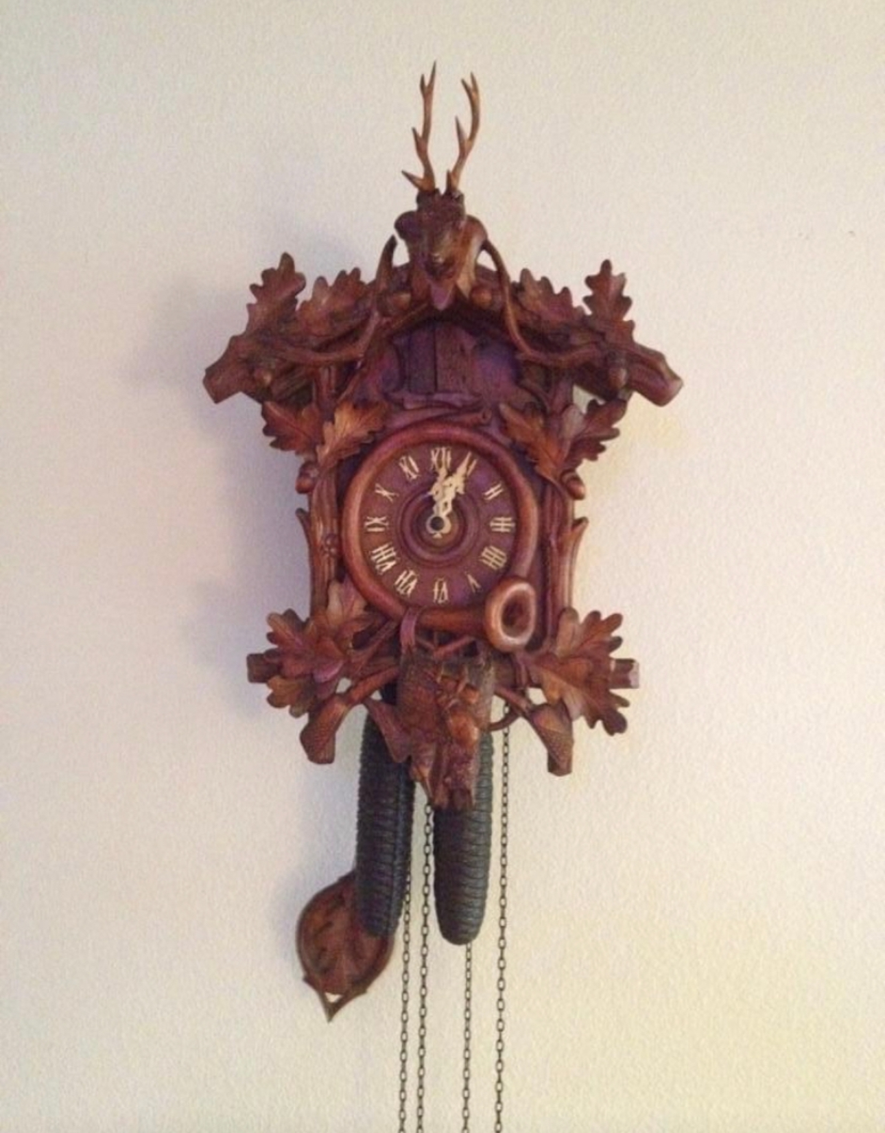 남편이 에스테잇 세일에서 사서 고쳐서 걸어둔 뻐꾸기 시계