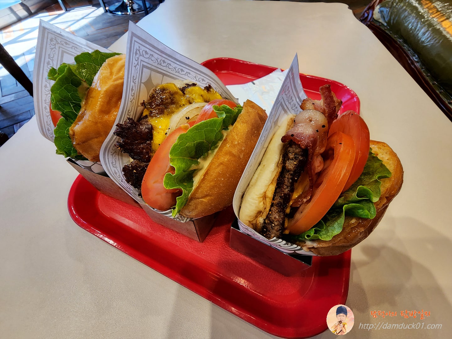 아메리칸 더블버거와 베이컨 버거