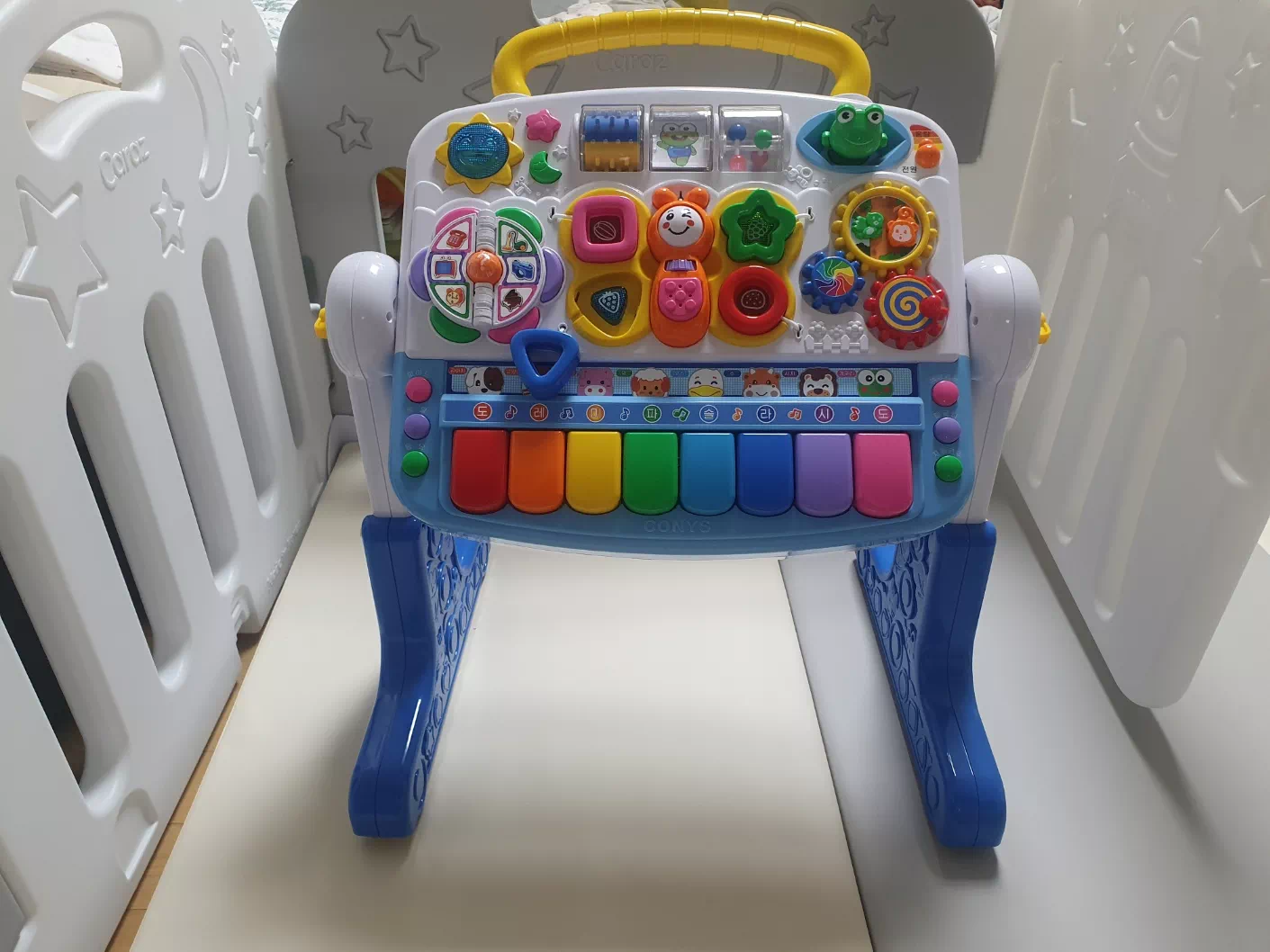 코니스 에듀테이블 앞2