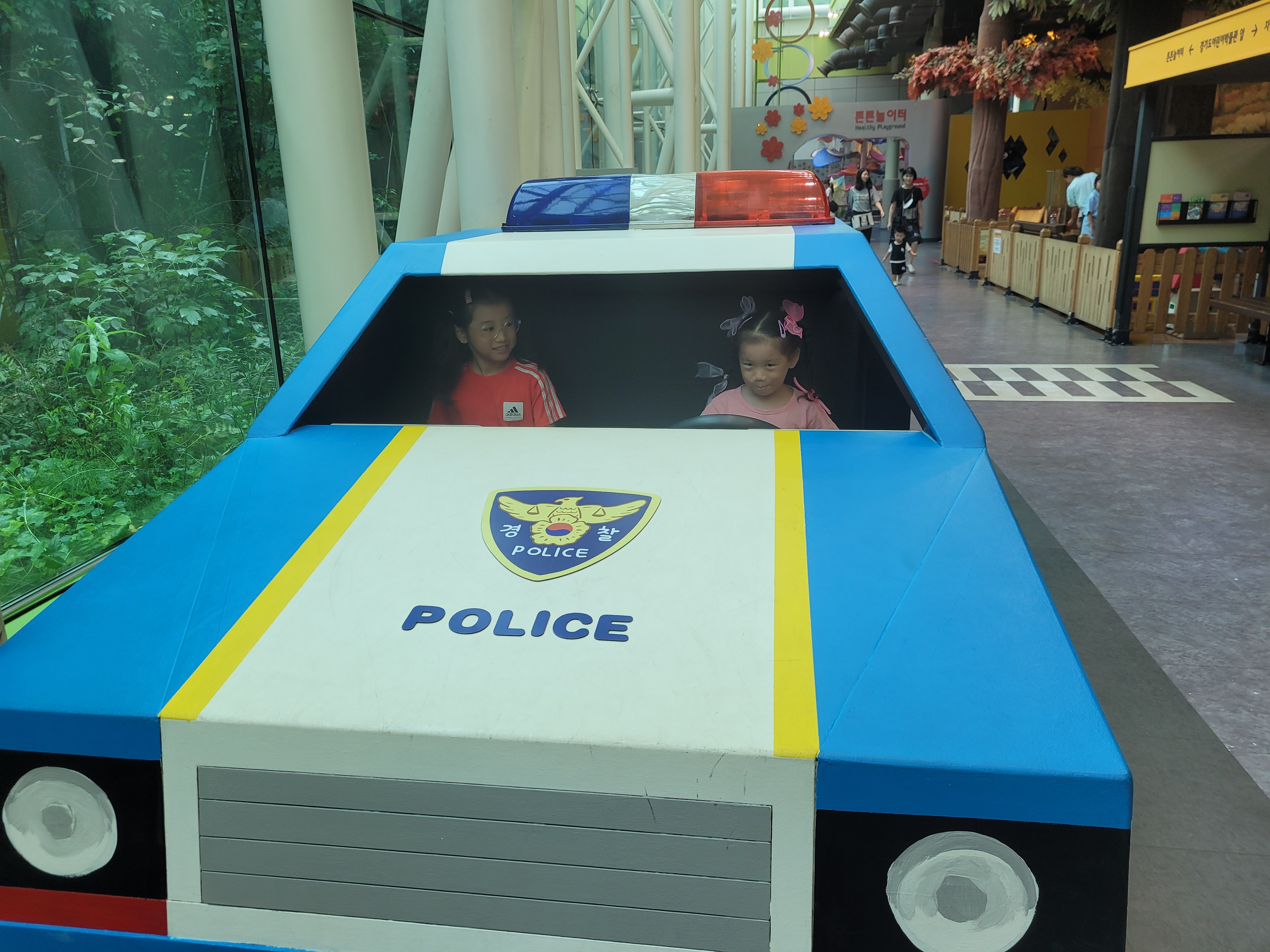 1층 체험-경찰차