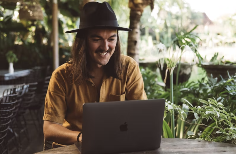 장기 체류지에서 현지 커뮤니티와 연결되는 방법