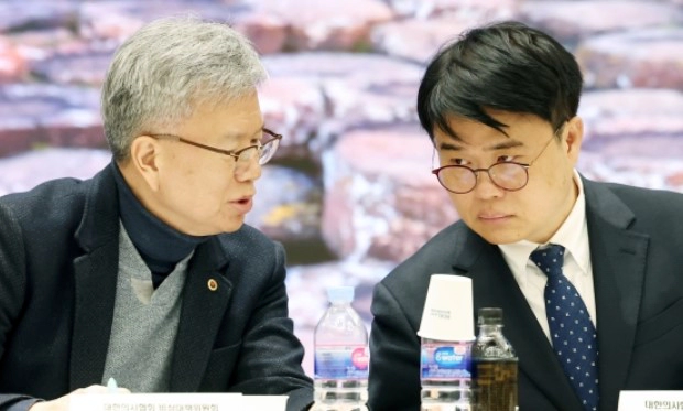 임현택 의협회장 김택우 비대위원장 내분 갈등 이유