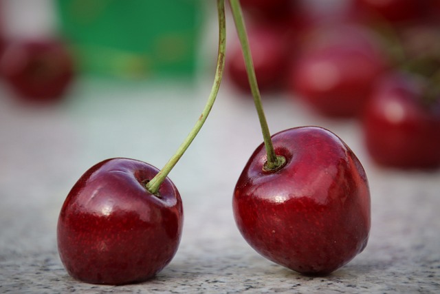 짙은 색의 체리