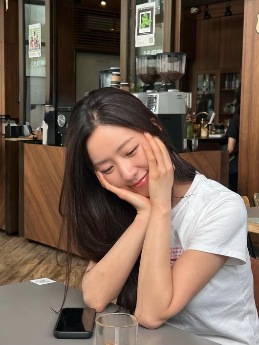 윤보미 결혼 일주일 전 SNS 공개 사진