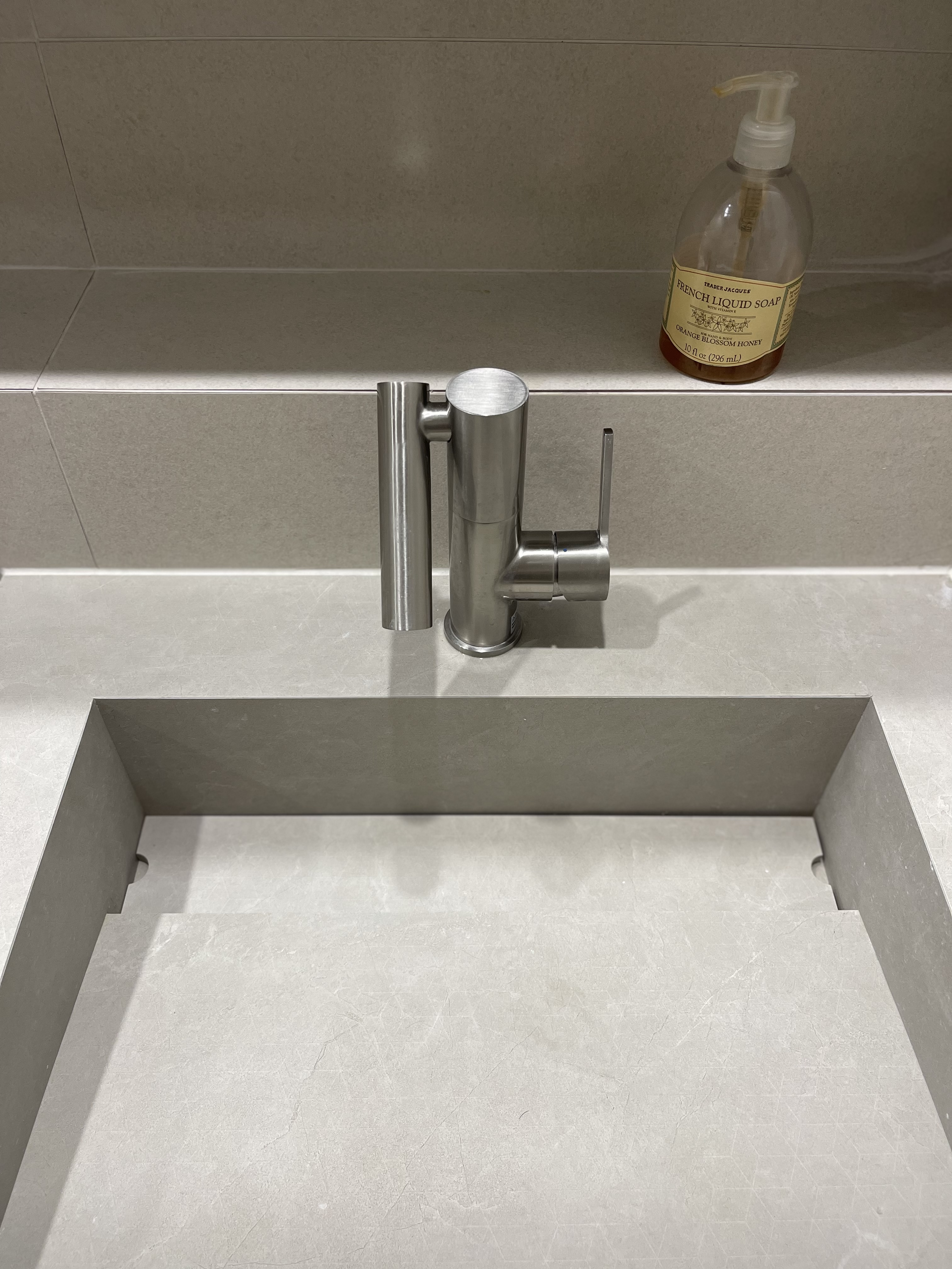 반셀프인테리어, 인테리어, 욕실, 욕실리모델링, 을지로, 굿세라믹, 조적세면대, 수전, 샤워파티션, SMC천정, 아메리탄스탠다드, 투피스변기, 복합플랩장, 인테리어업체, 시공업체, 비포앤에프터