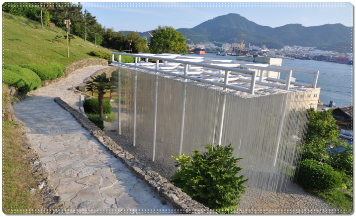 남망산 조각공원의 정자