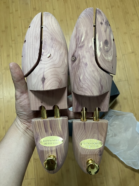 코르도니에르 삼나무 슈트리 본체 – 황동 부품이 장착된 천연 시더 우드 슈트리 한 세트