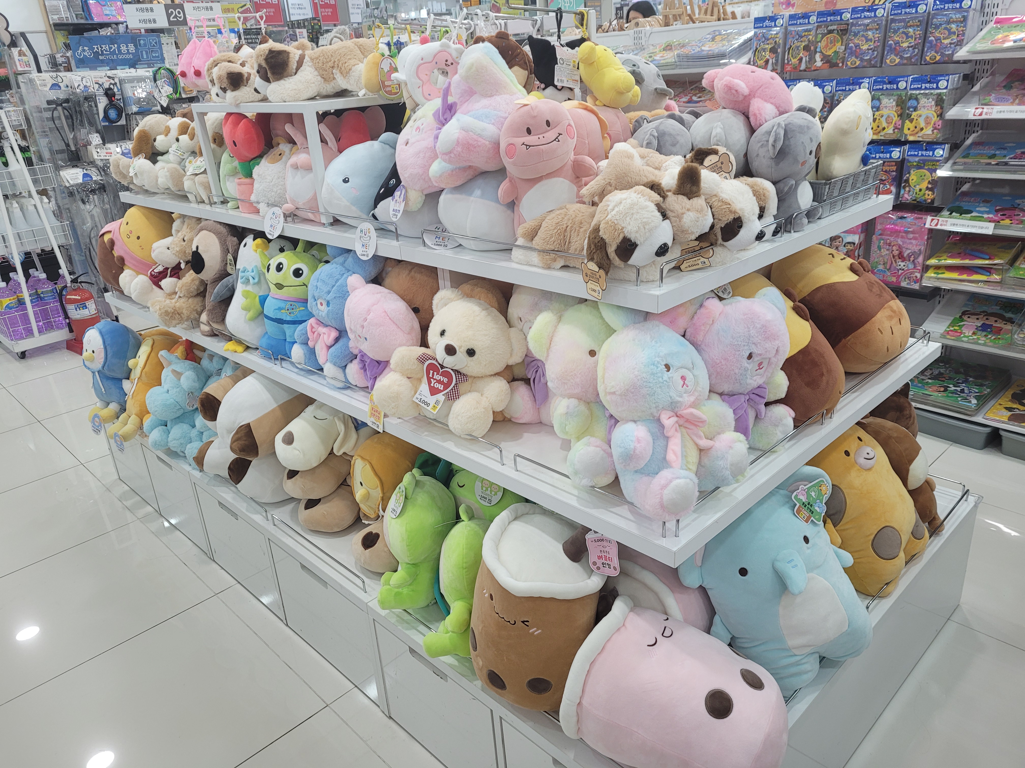 다이소 인형 매대