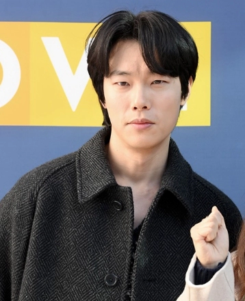 류준열 프로필 나이 고향 학력 인스타 사진전