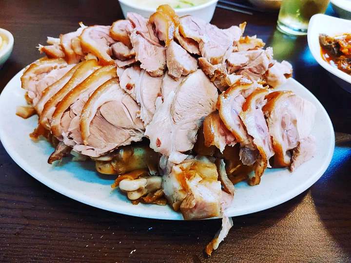 6시내고향 강원 춘천 족발 고향정가게 고향노포 왕족발 매콤 비빔국수 잔치국수 맛집 오늘 방송 추천