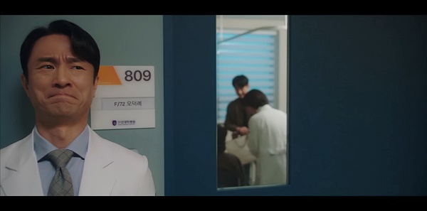 복도에서-기다리는-인호