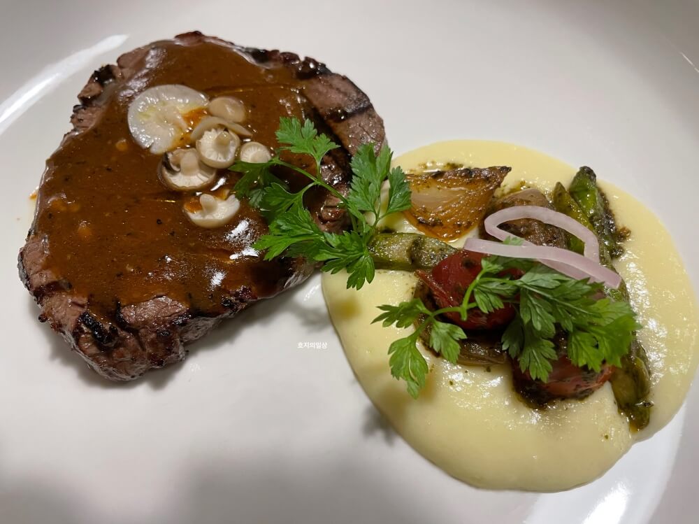 에디스키친 - 디너 코스 안심 스테이크(+15,000)