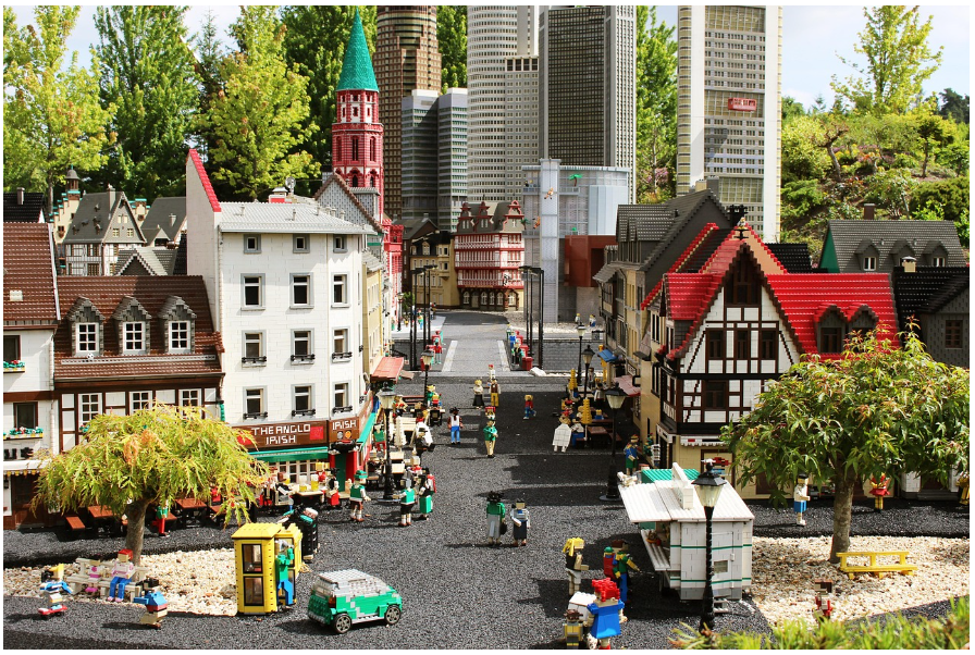 테마파크의 이야기를 만드는 사람들 – 테마파크 스토리 디자이너