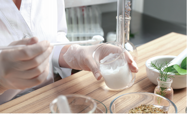 비누·화장품 화학공학기술자 및 연구원-하는일-업무환경-되는법-학과-전망