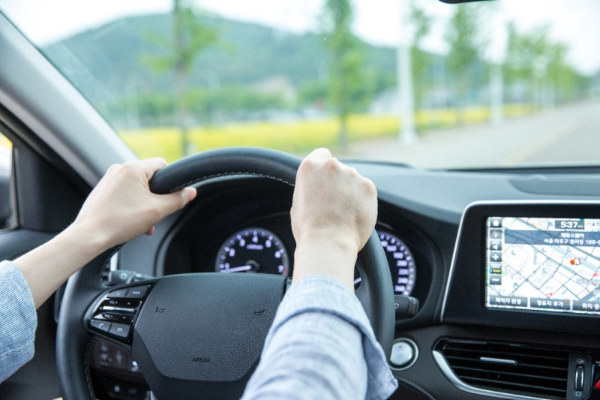 운전자가 알아야 할 &lsquo;비상등&rsquo; 사용법과 중요성