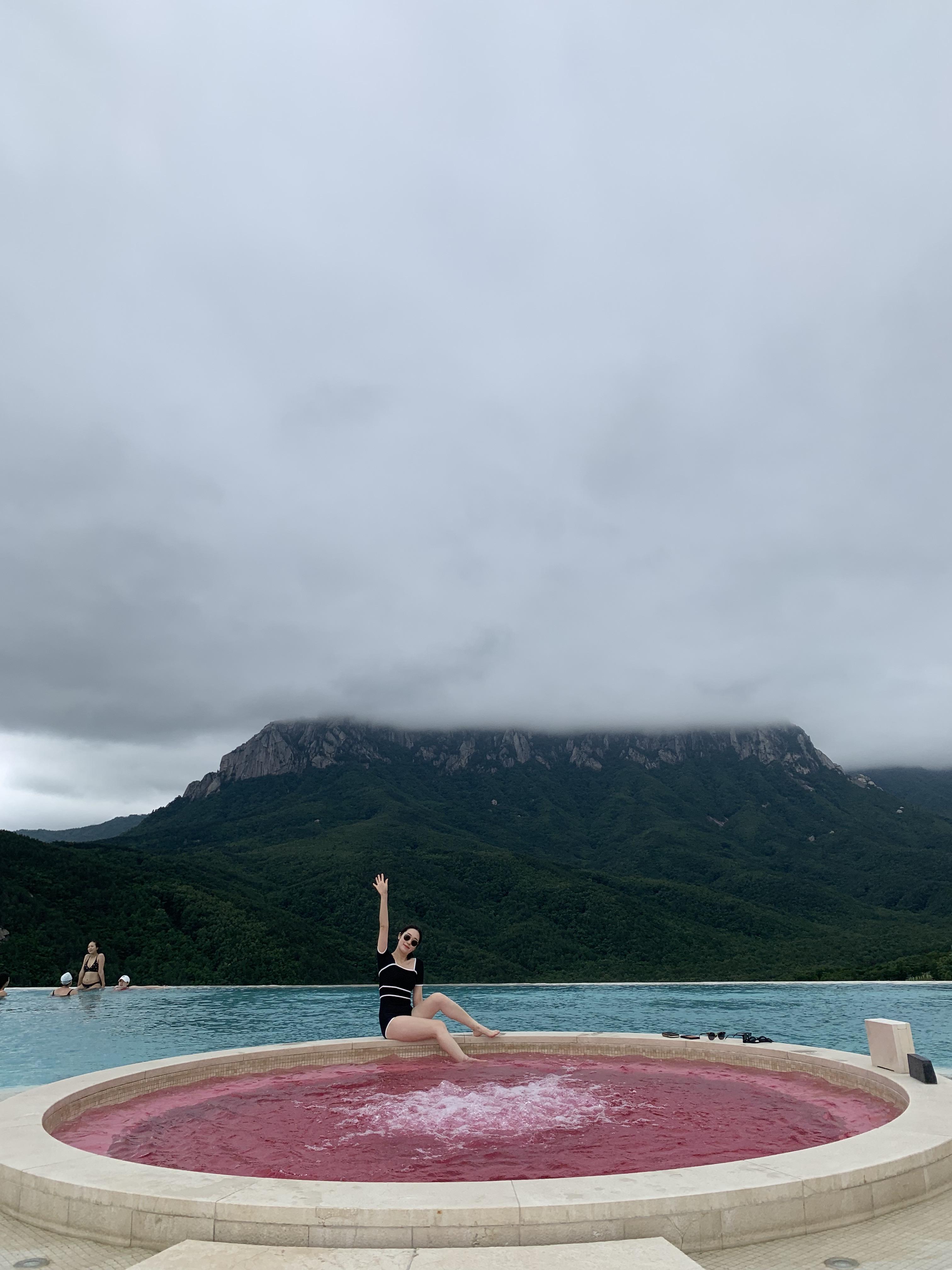 소노펠리체-델피노-인피니티풀-수영장-