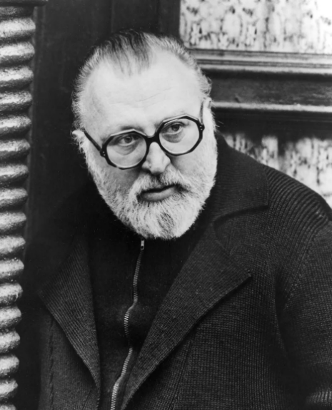 안경을 쓰고있는 세르조레오네감독 사진