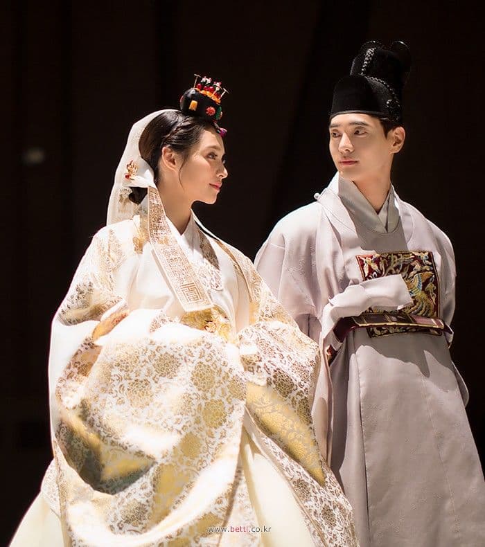 한국 전통 혼례: 의식, 절차, 그리고 혼례악