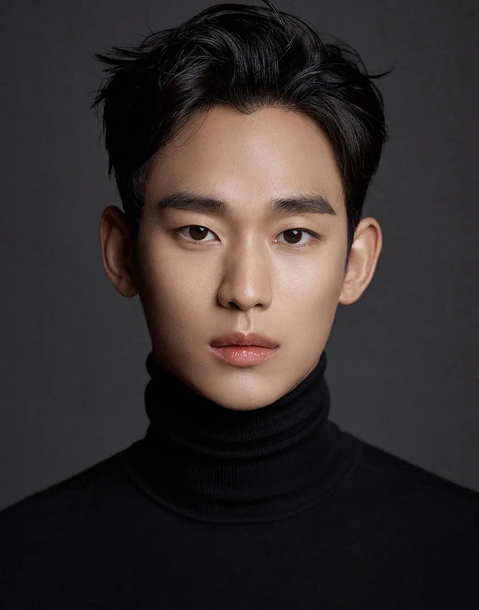 배우 김수현