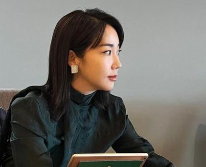 이윤진 리조트 대표